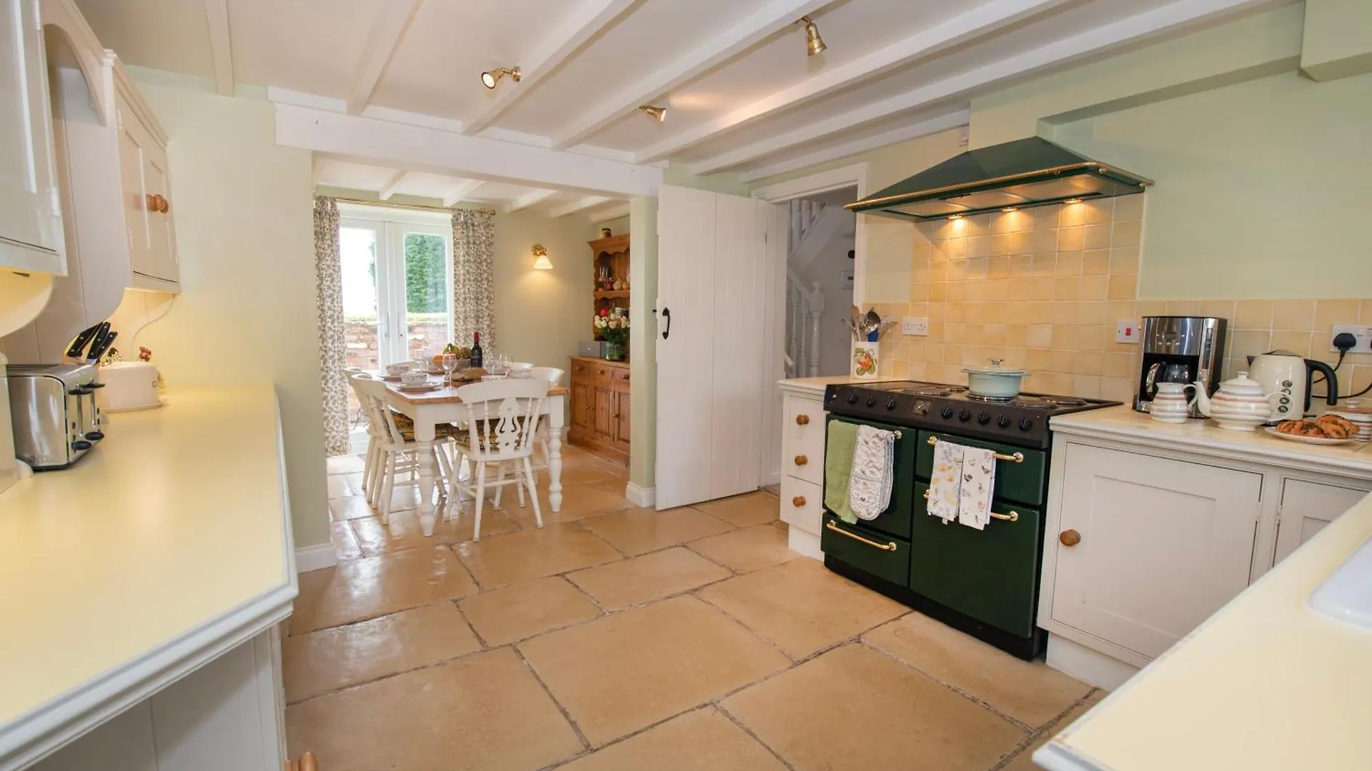 5* Family Holiday Home In The Yorkshire Wolds Huggate