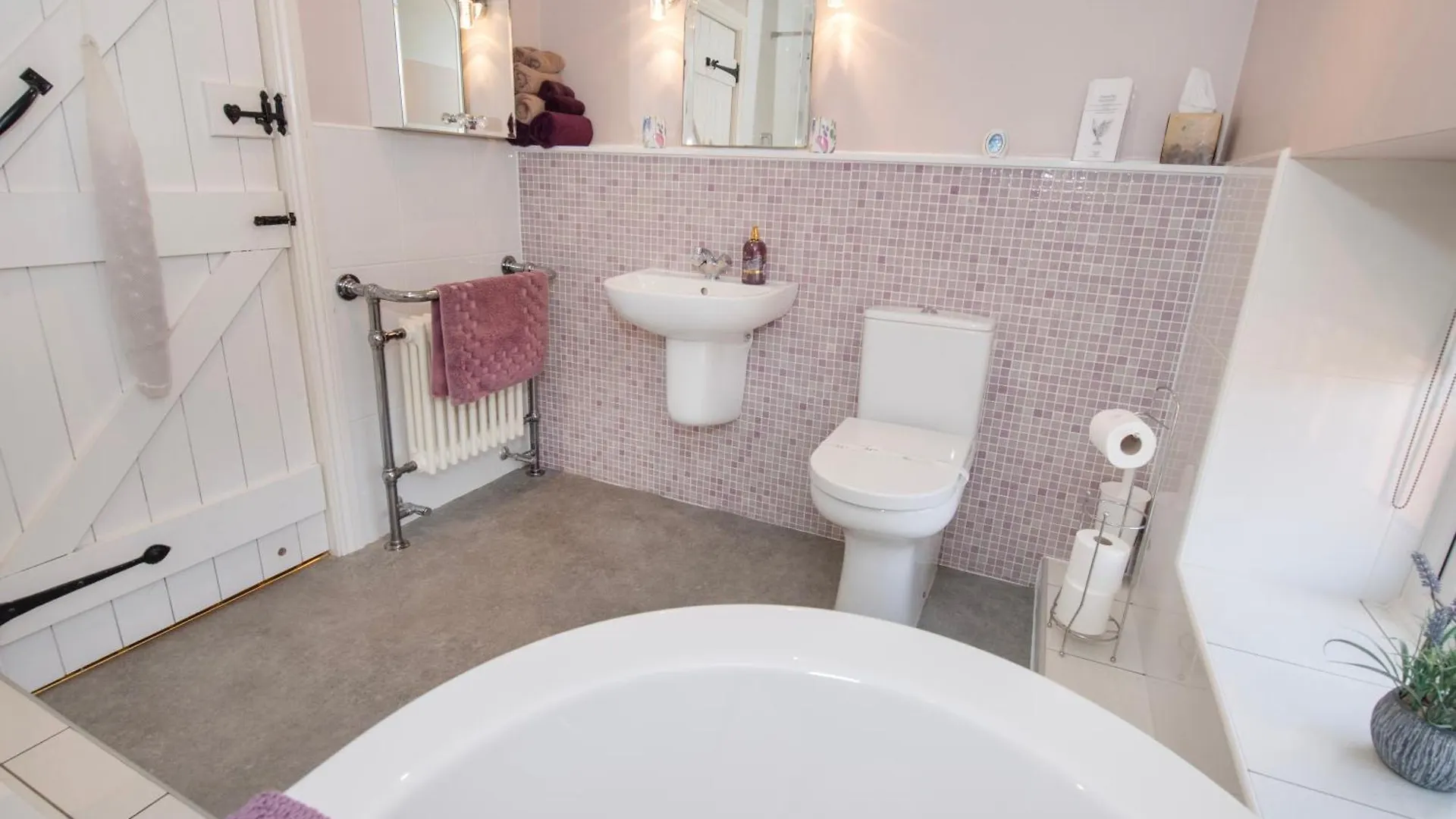 5* Family Holiday Home In The Yorkshire Wolds Huggate 0*,  Großbritannien